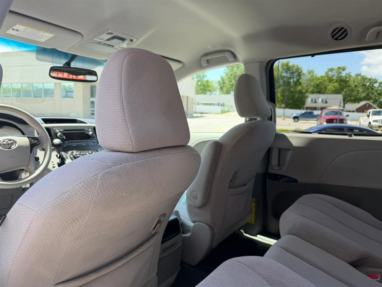 Toyota Sienna  2013