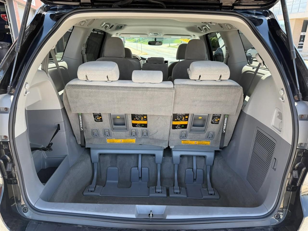 Toyota Sienna  2013