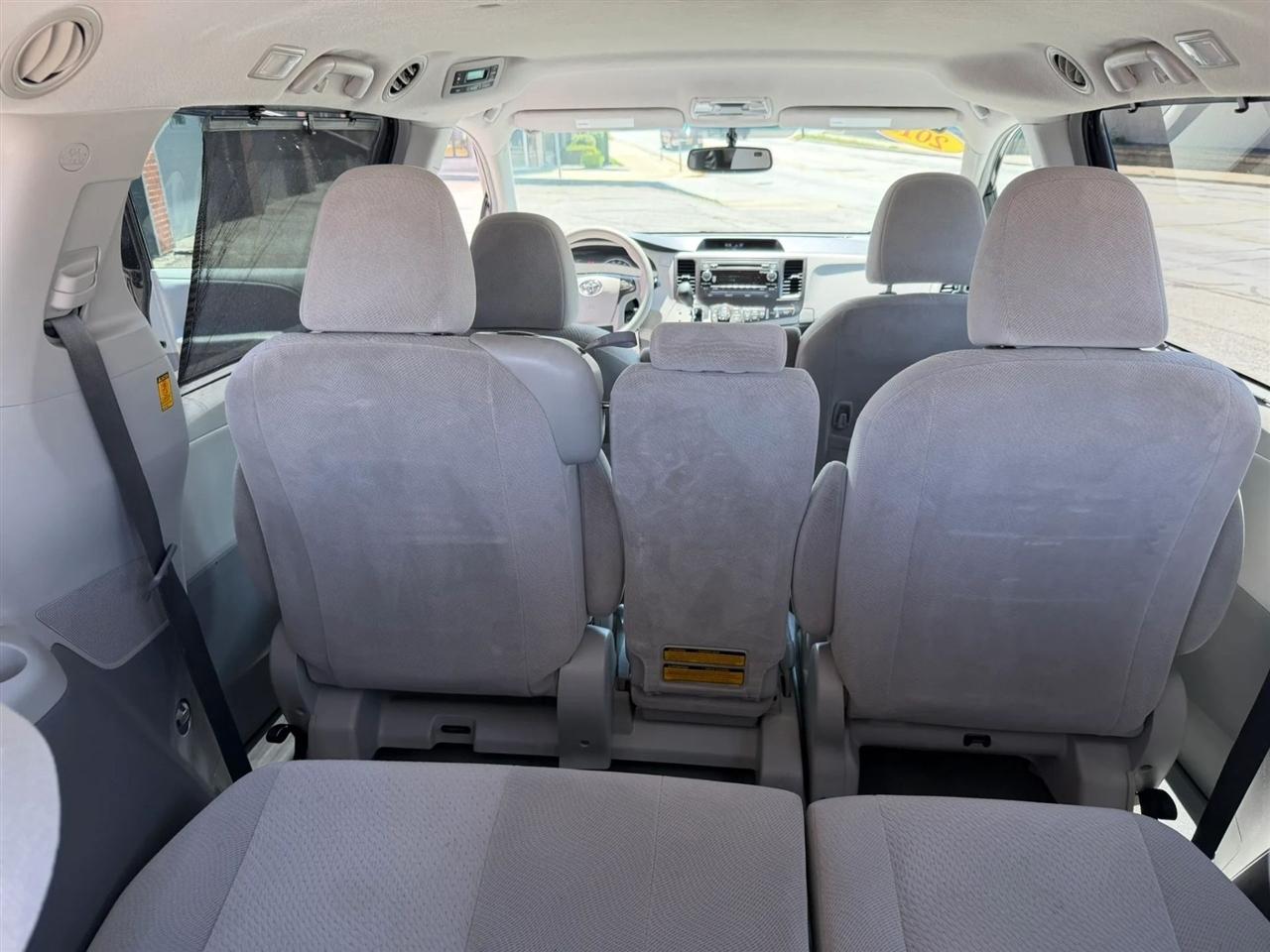 Toyota Sienna  2013