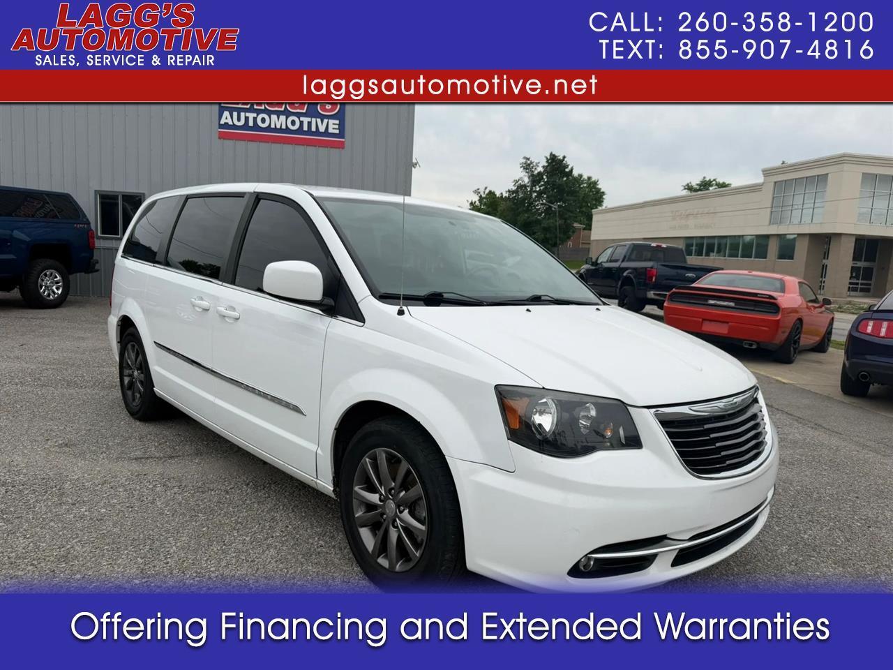 2015 Chrysler Town & Country S Minivan 4D