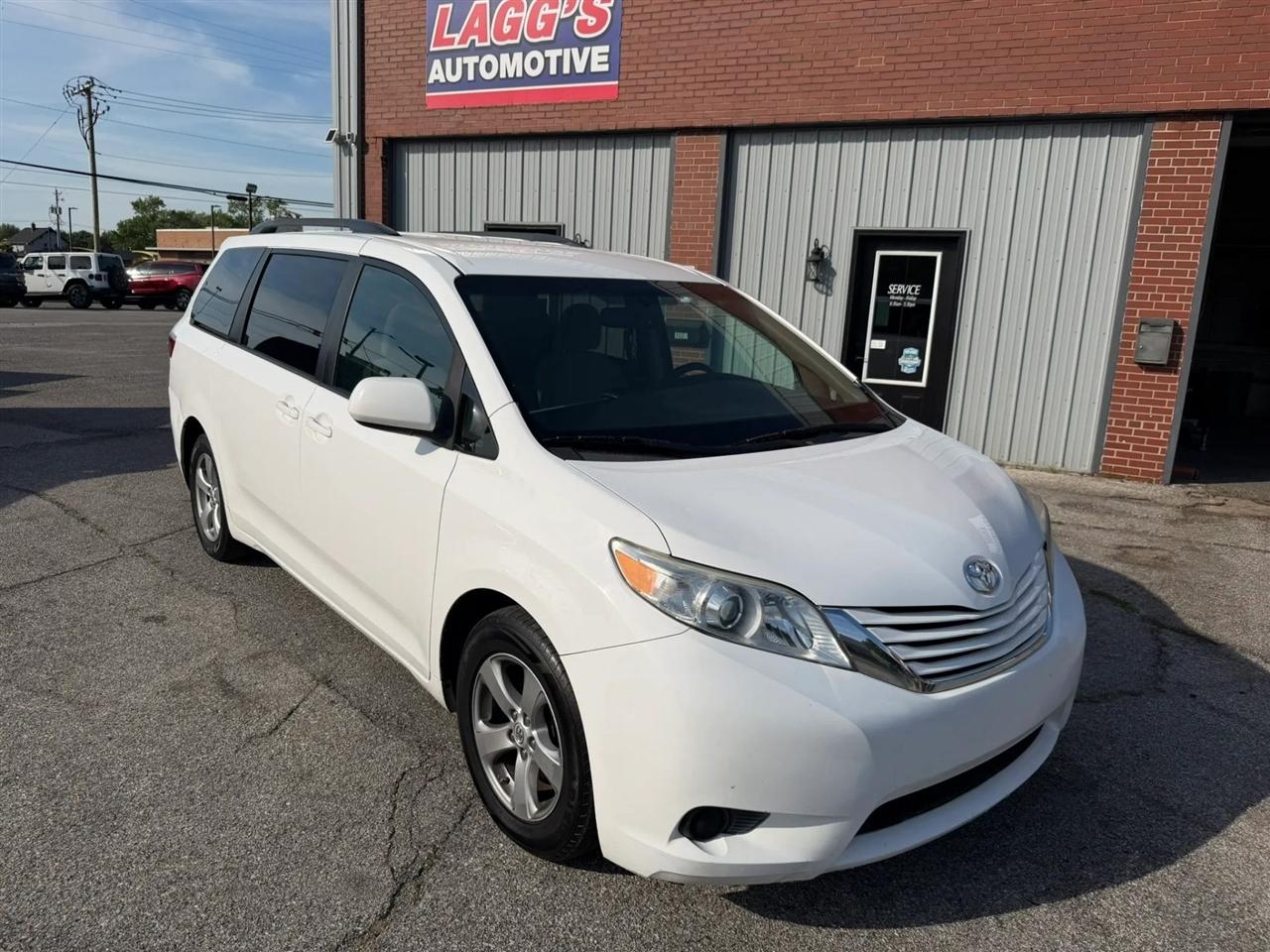 Toyota Sienna  2017