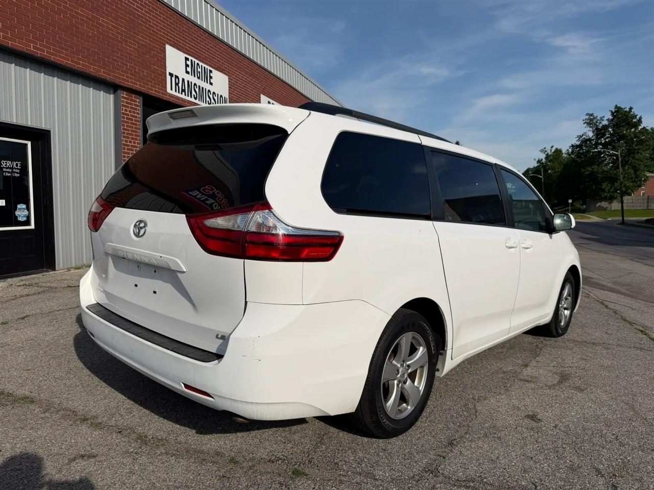 Toyota Sienna  2017