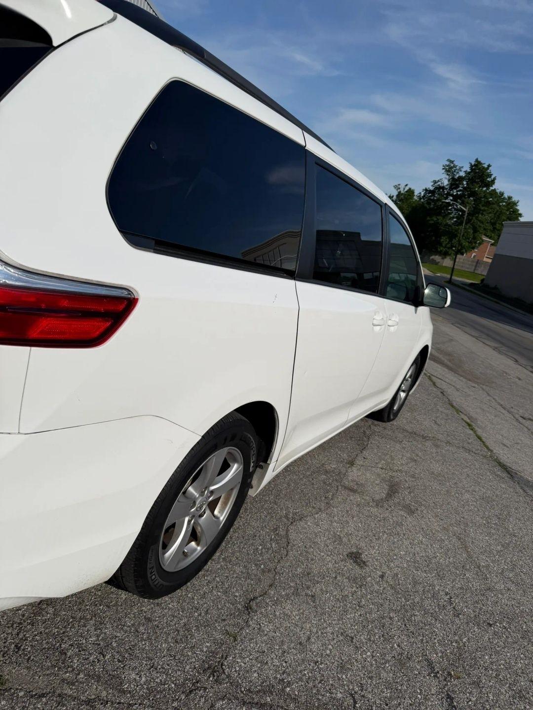 Toyota Sienna  2017