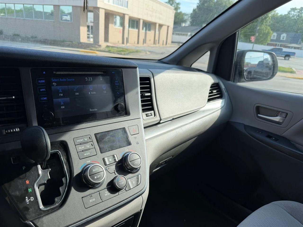 Toyota Sienna  2017