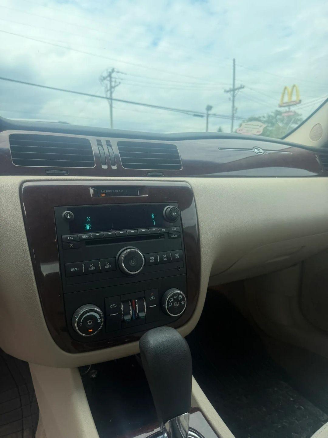 Chevrolet Impala  2010