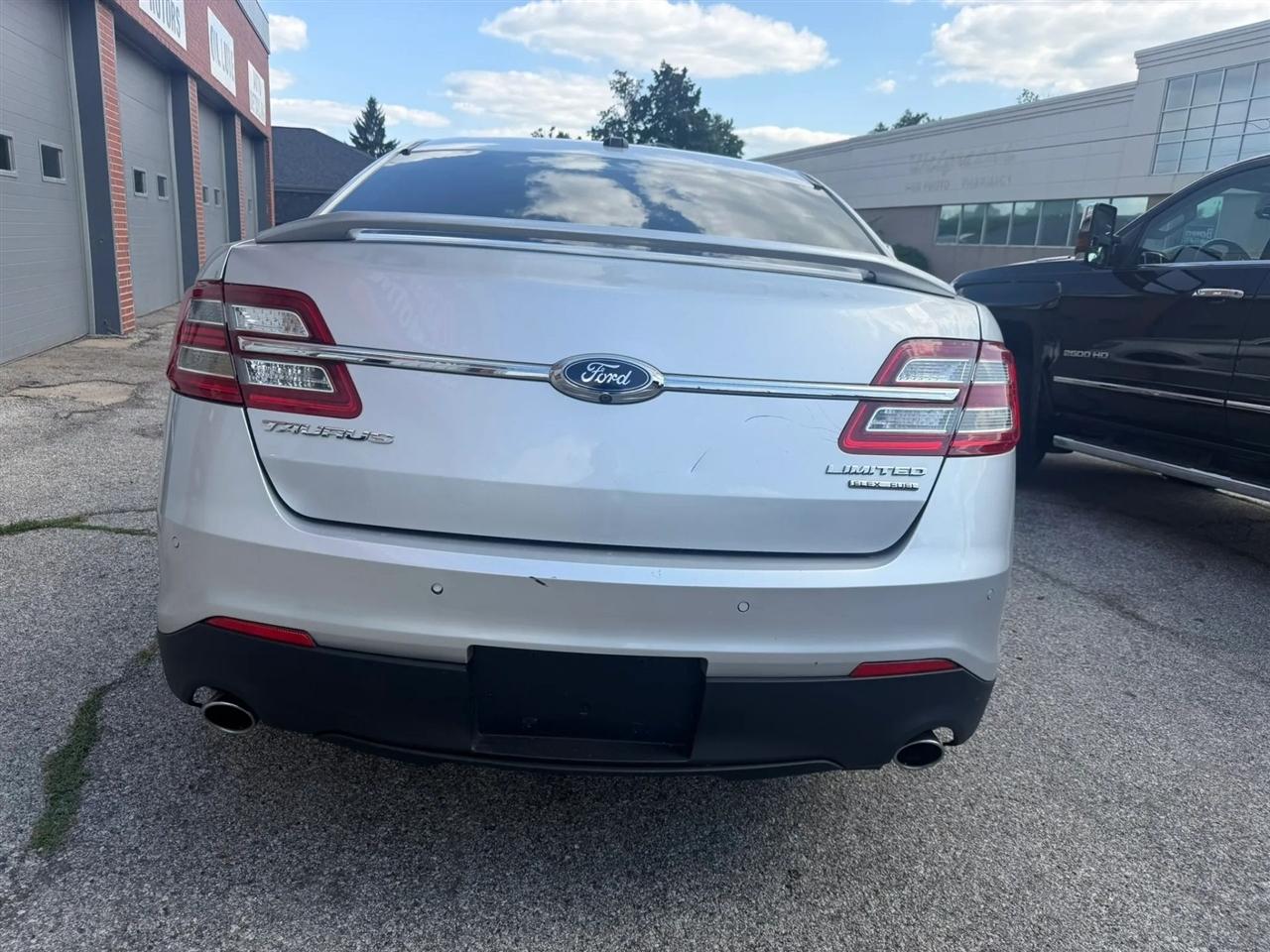 Ford Taurus  2018