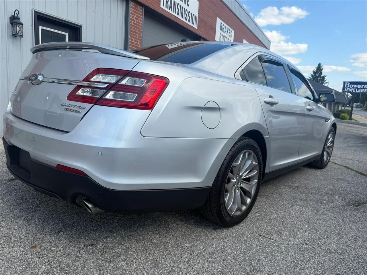 Ford Taurus  2018