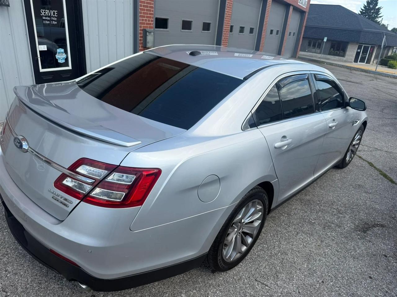 Ford Taurus  2018