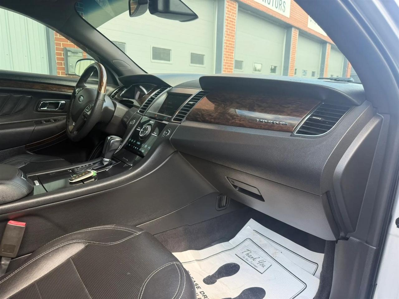 Ford Taurus  2018