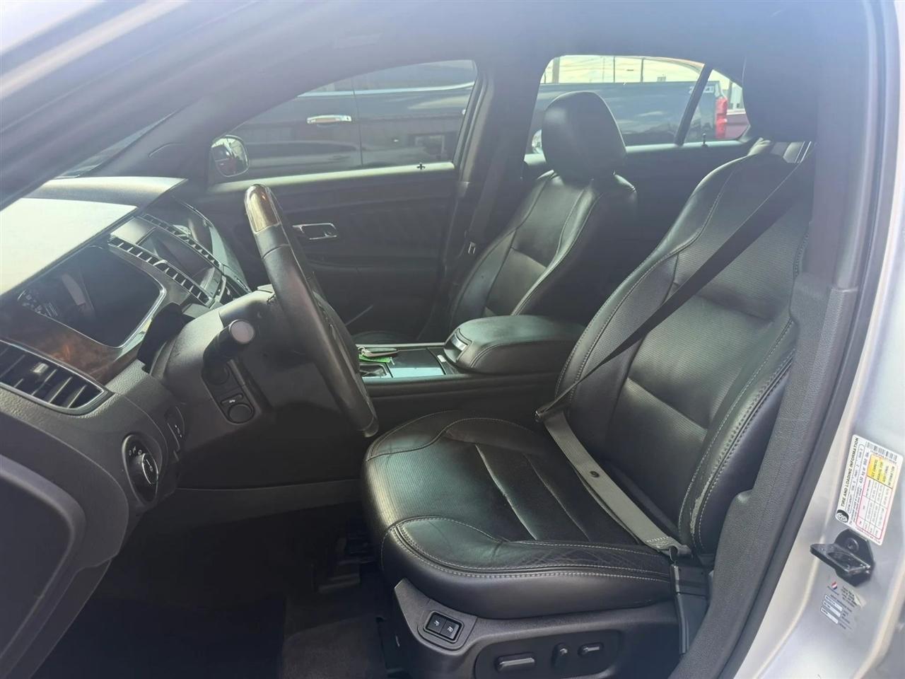 Ford Taurus  2018