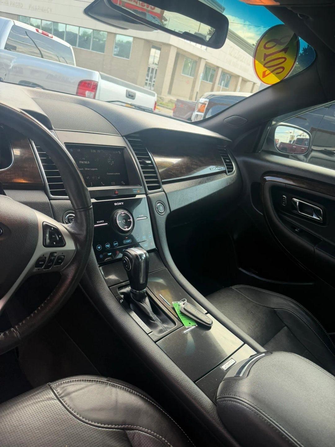 Ford Taurus  2018
