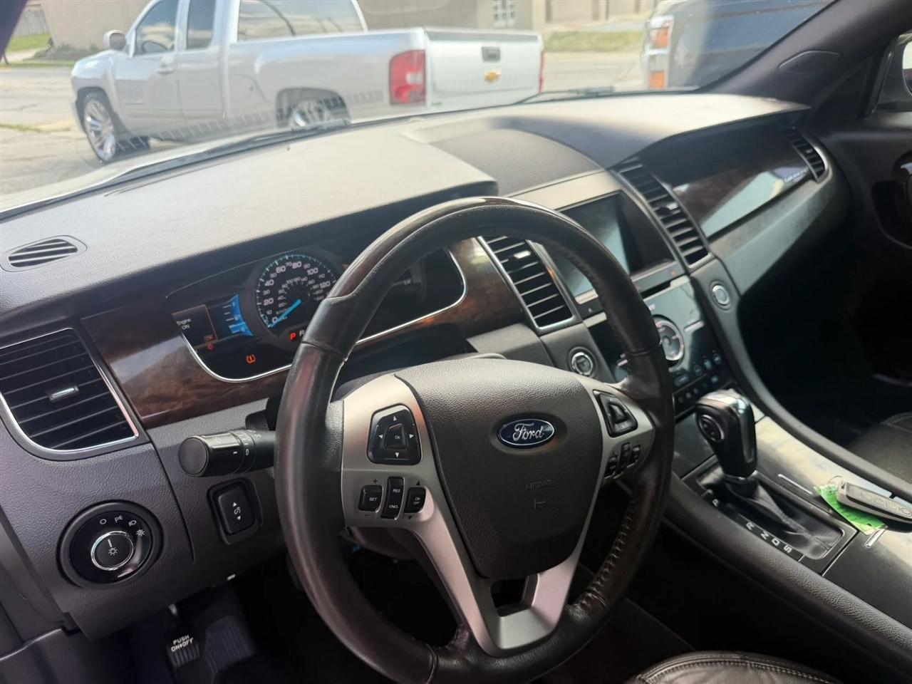 Ford Taurus  2018