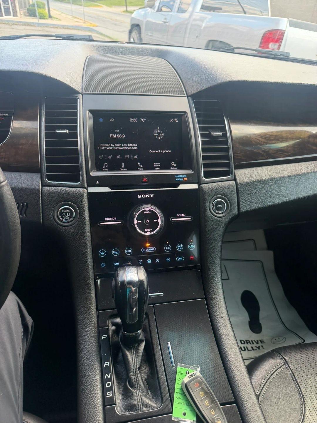 Ford Taurus  2018