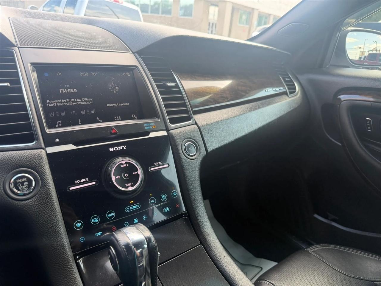 Ford Taurus  2018