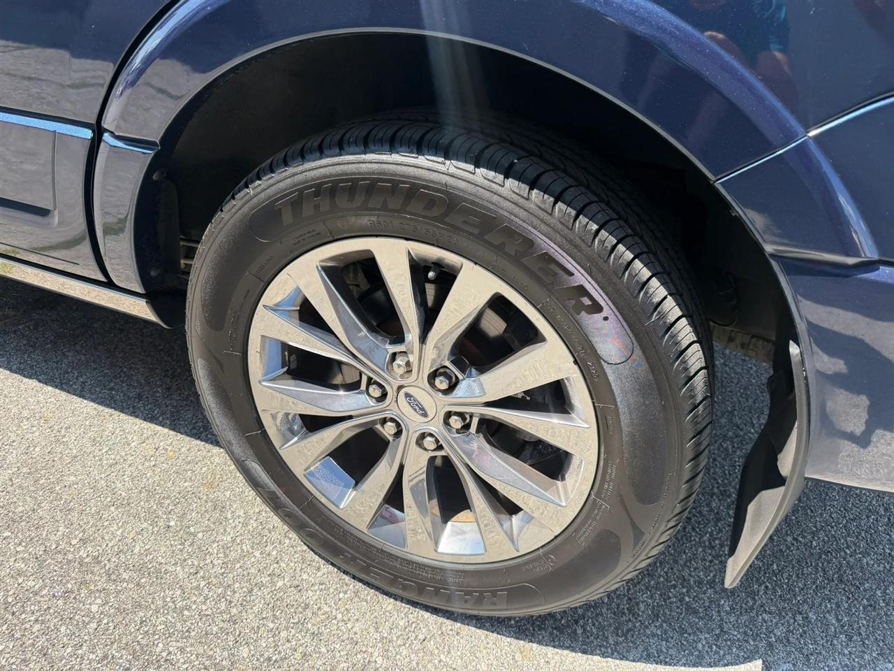 Ford Expedition  2017