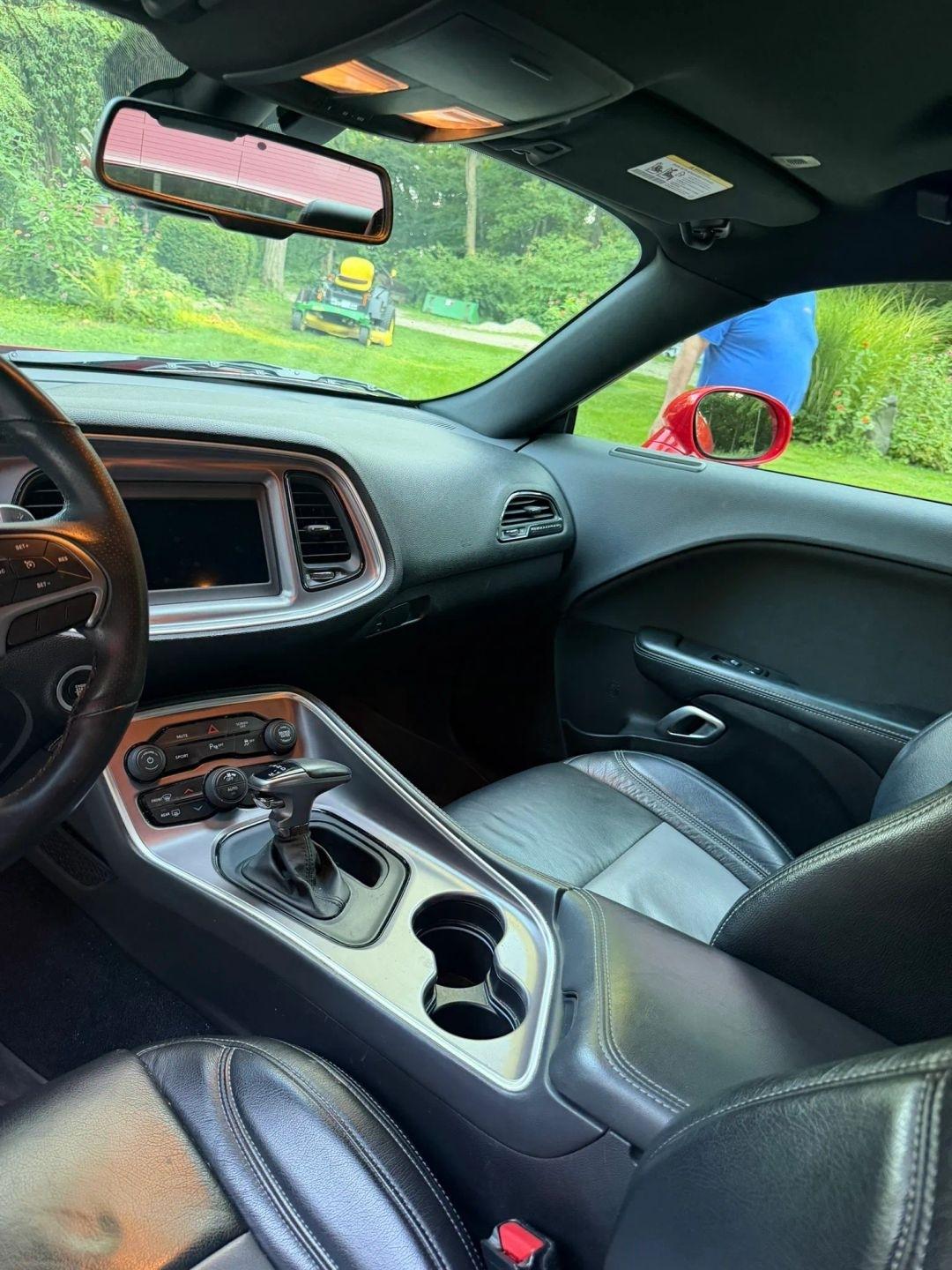 Dodge Challenger  2019
