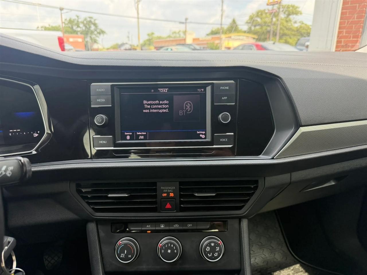 Volkswagen Jetta  2024