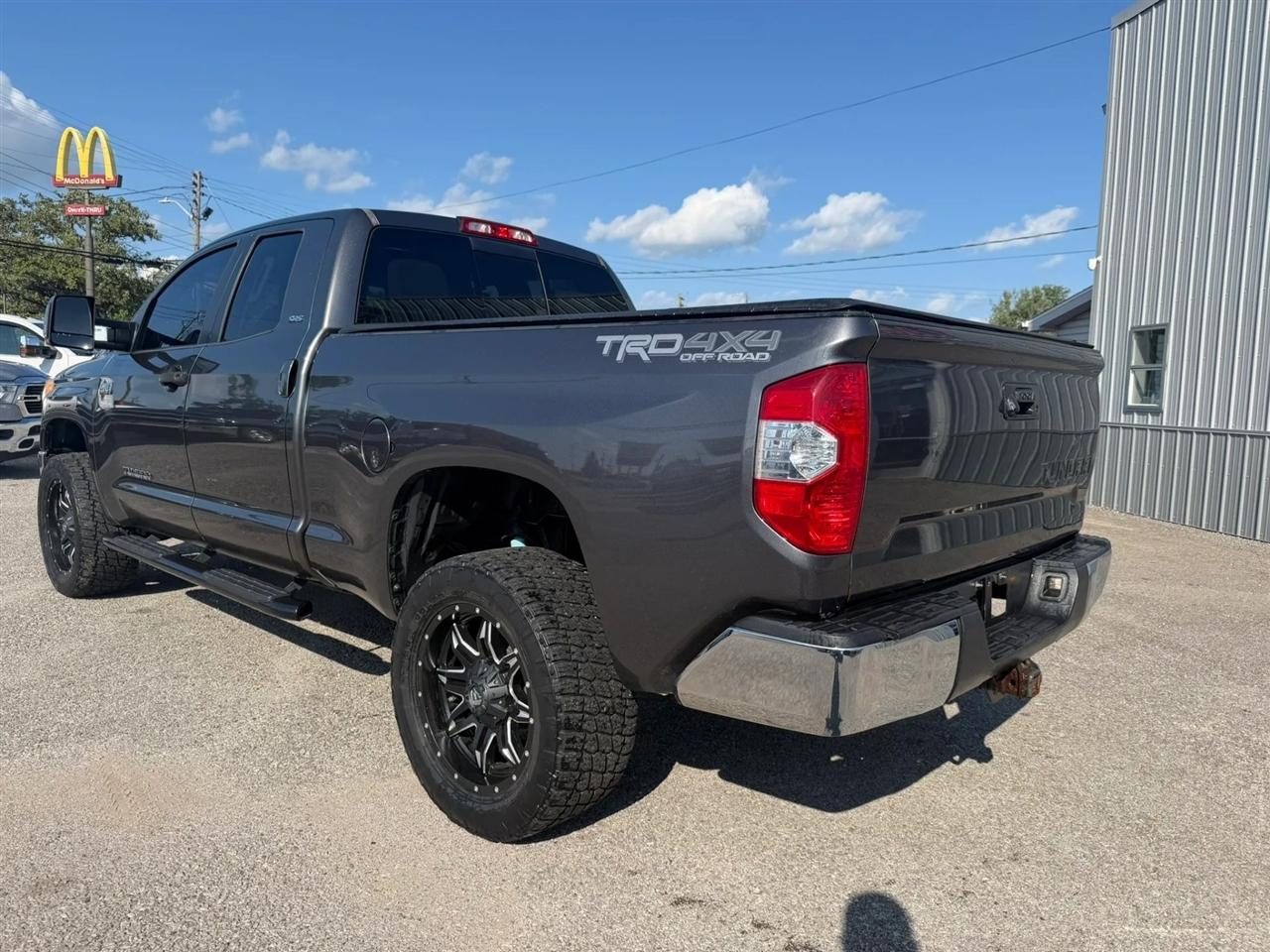 Toyota Tundra  2014