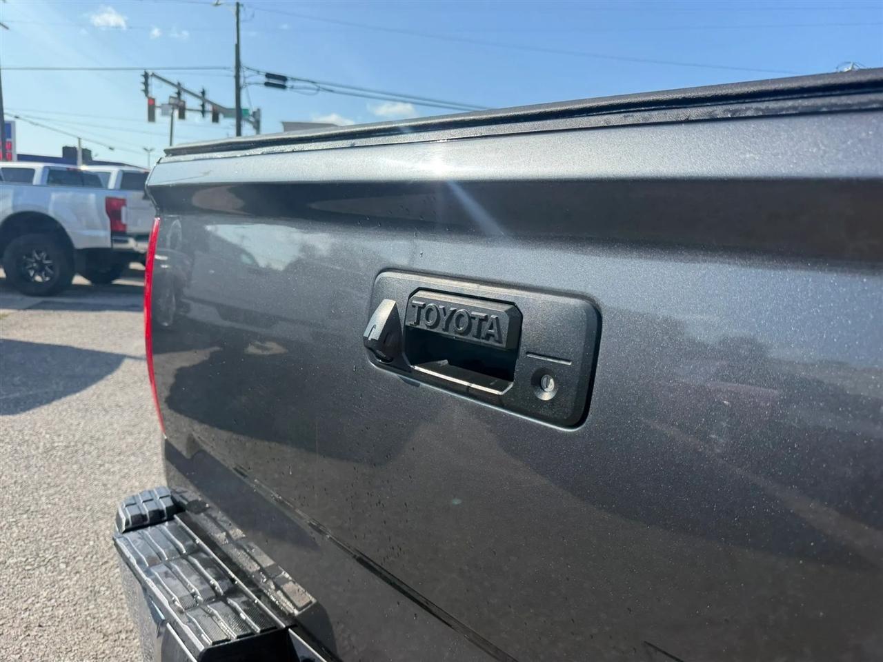 Toyota Tundra  2014