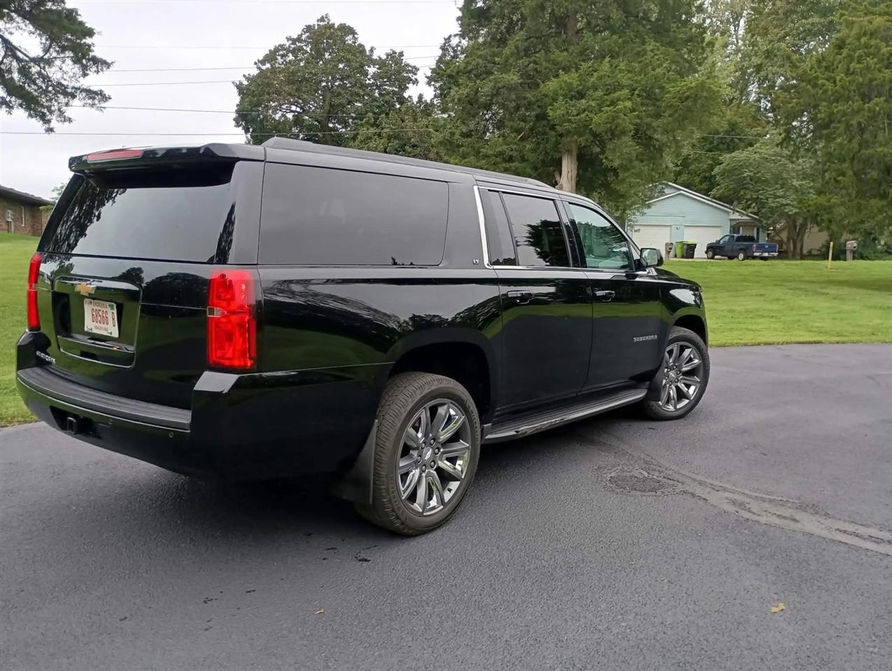 Chevrolet Suburban  2018