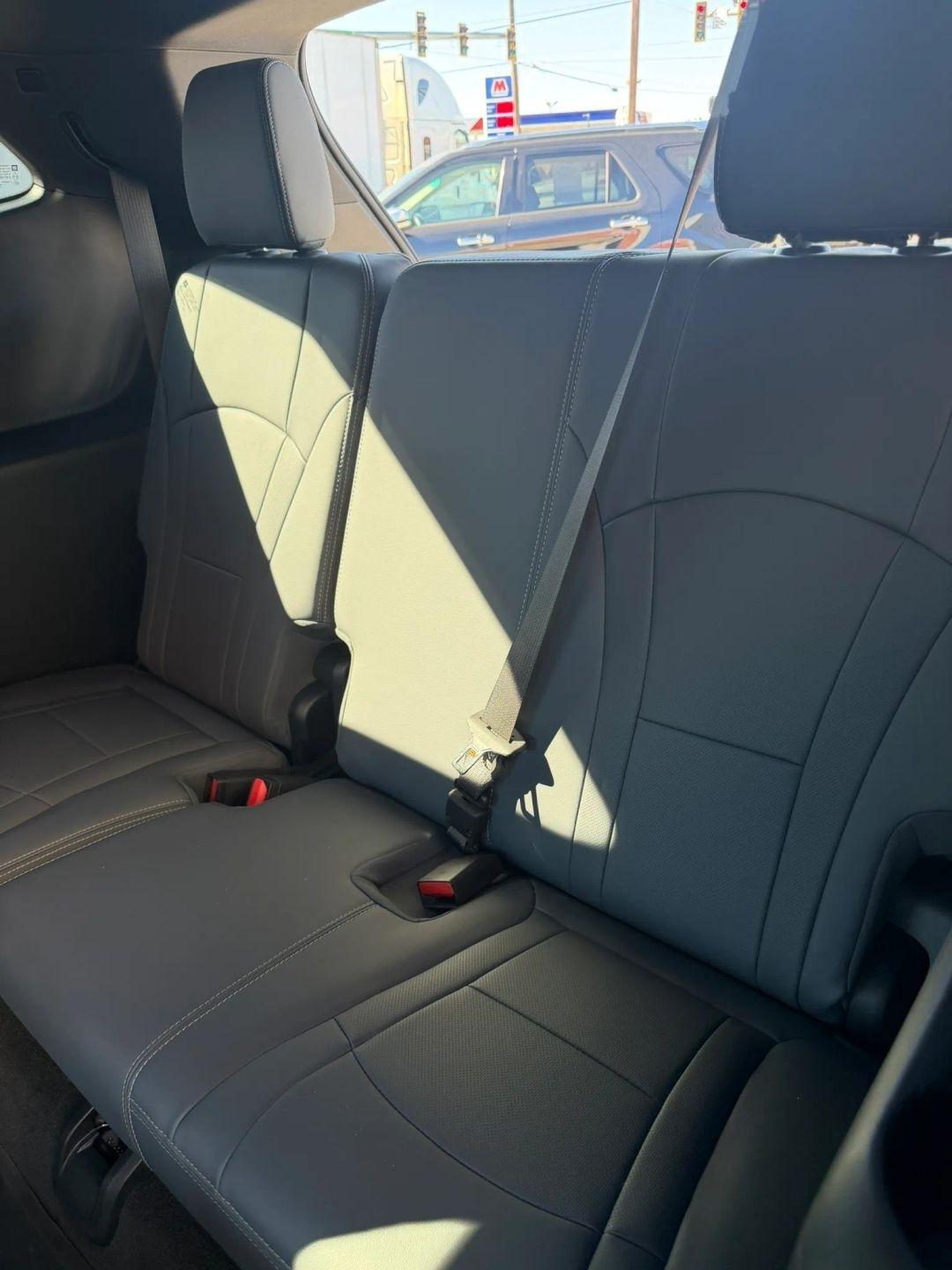 Buick Enclave  2023
