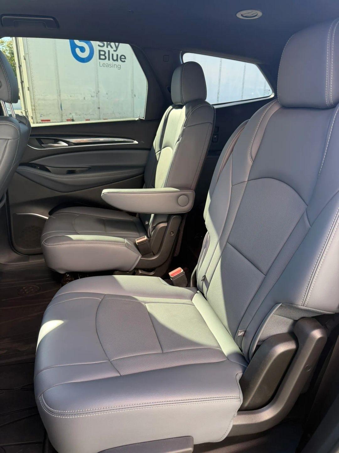 Buick Enclave  2023