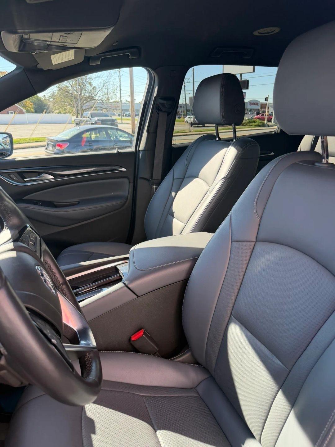 Buick Enclave  2023