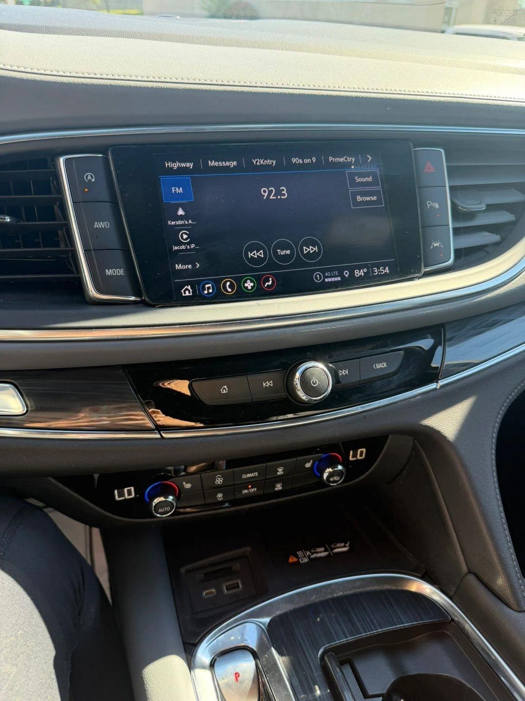 Buick Enclave  2023