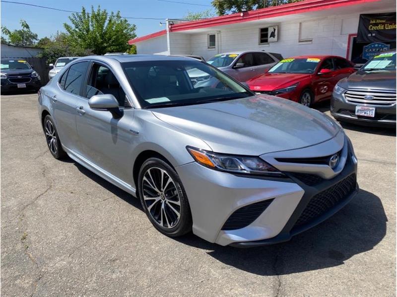 Used 2020 Toyota Camry Hybrid SE Sedan 4D for Sale in Porterville CA