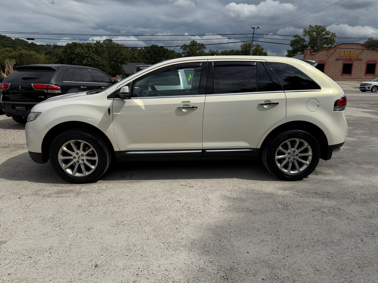 2013 Lincoln MKX Base photo 2
