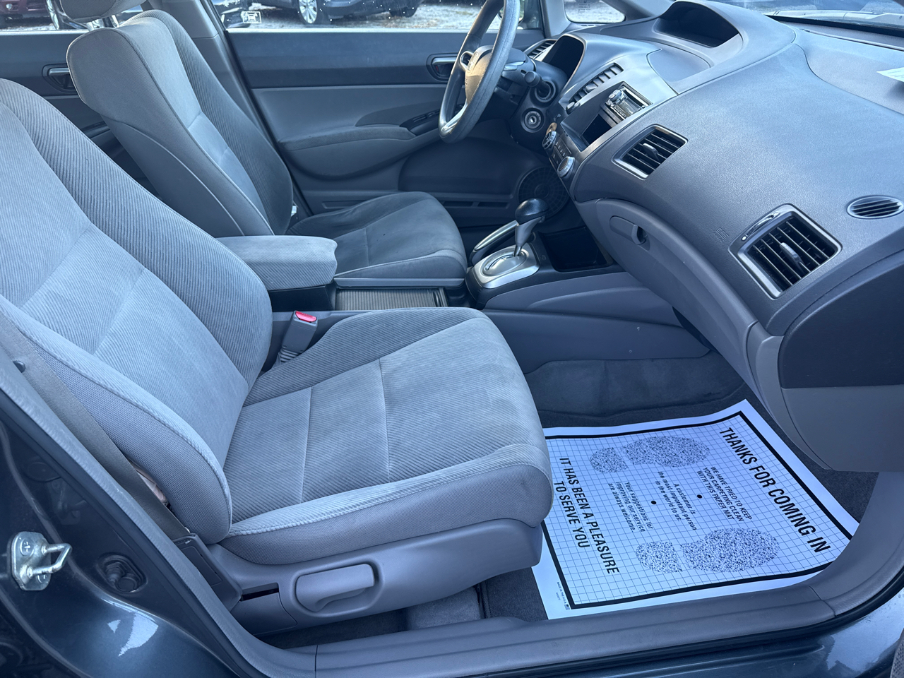 Honda Civic 4dr Sdn LX Auto w/ABS 2010