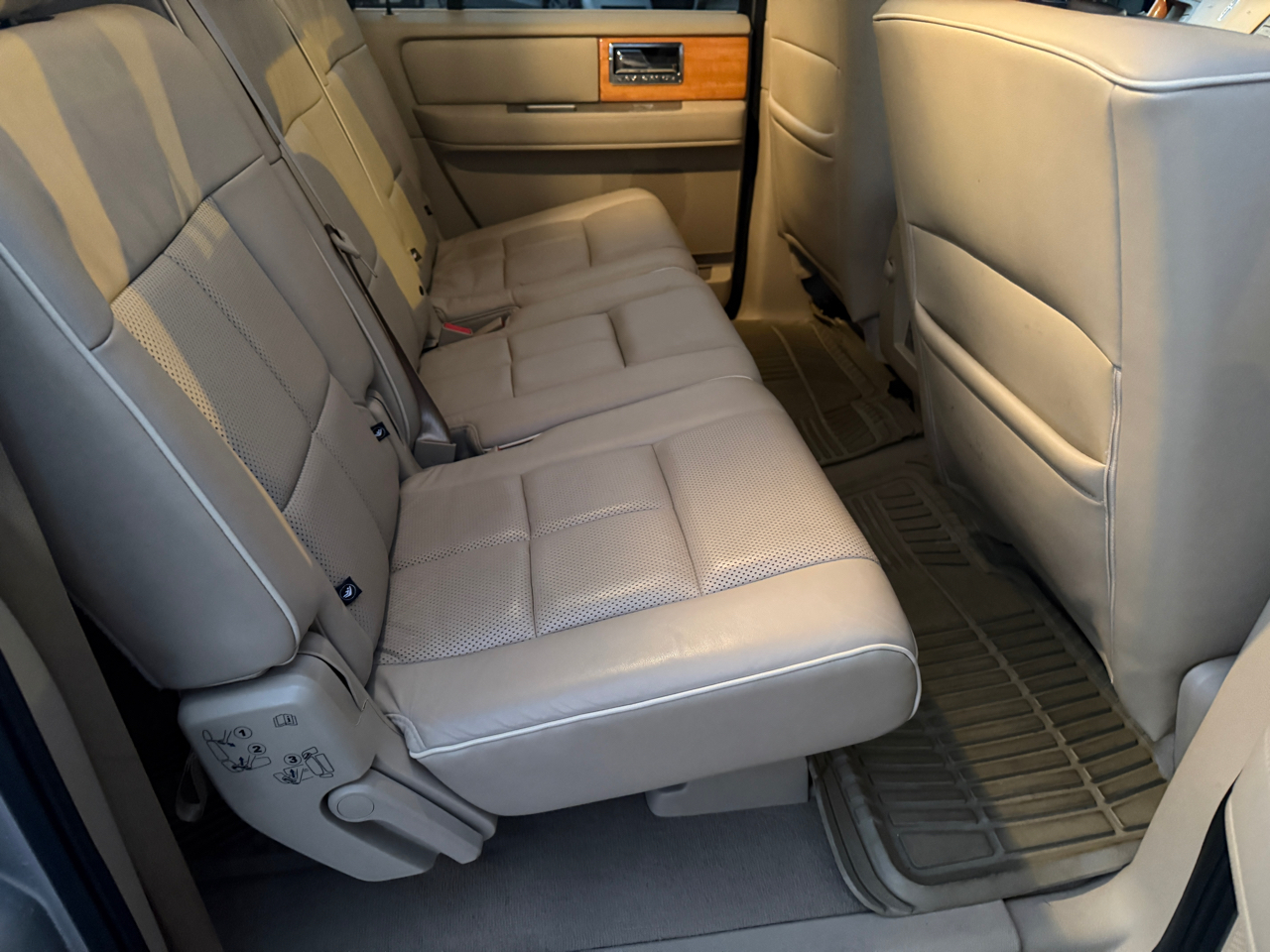 Lincoln Navigator L 2WD 2007