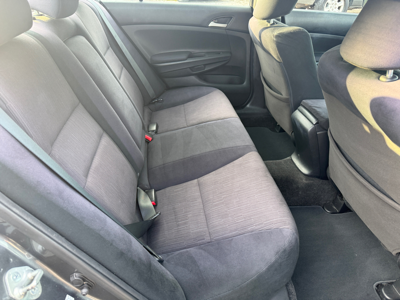 Honda Accord LX sedan AT 2011