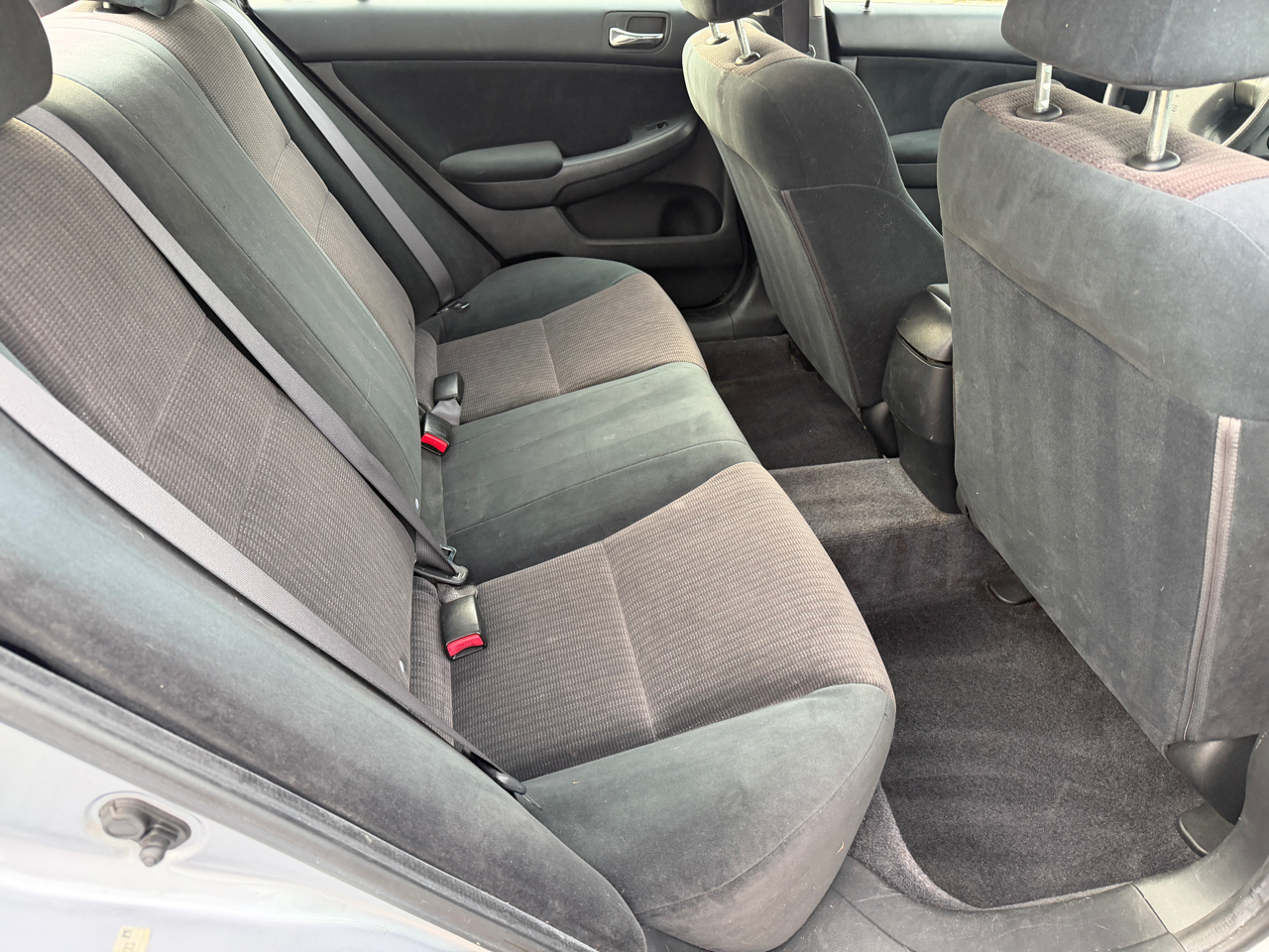 Honda Accord DX sedan AT 2004