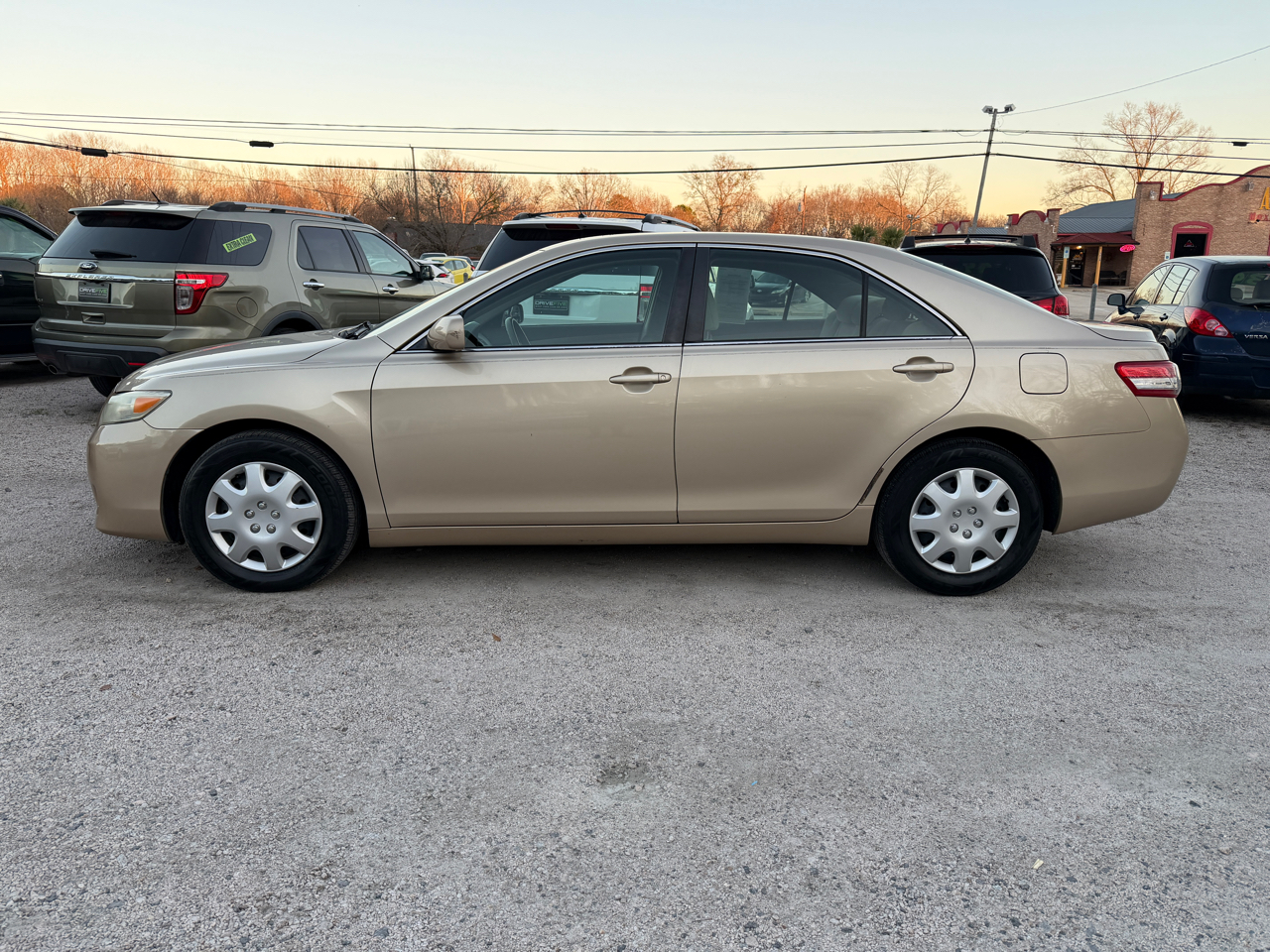 Toyota Camry SE 6-Spd MT 2010