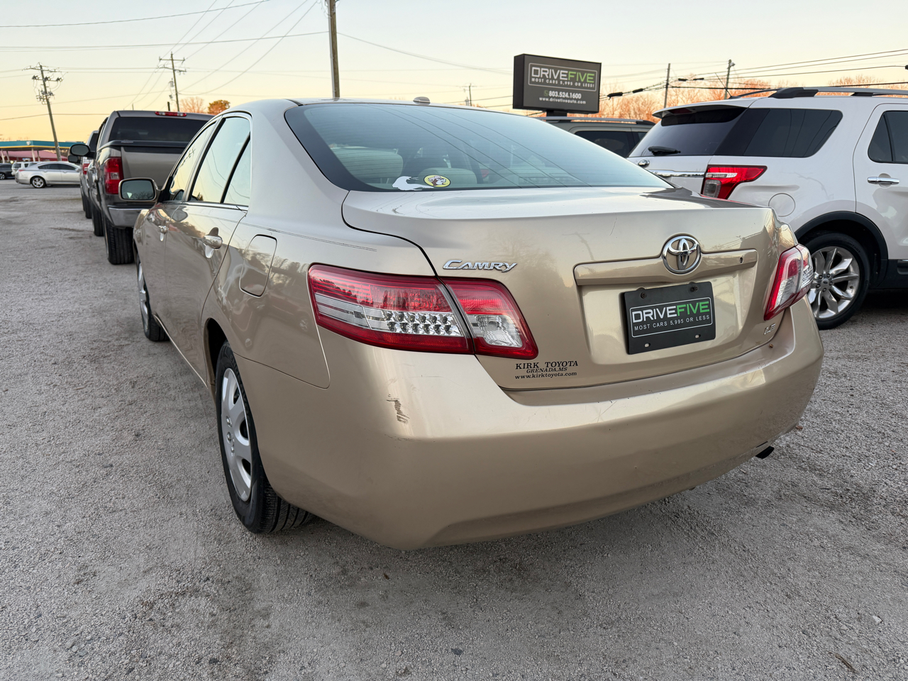 Toyota Camry SE 6-Spd MT 2010