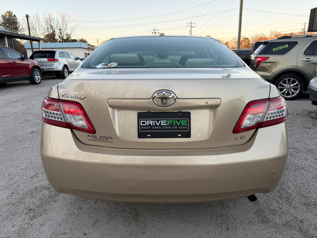 Toyota Camry SE 6-Spd MT 2010