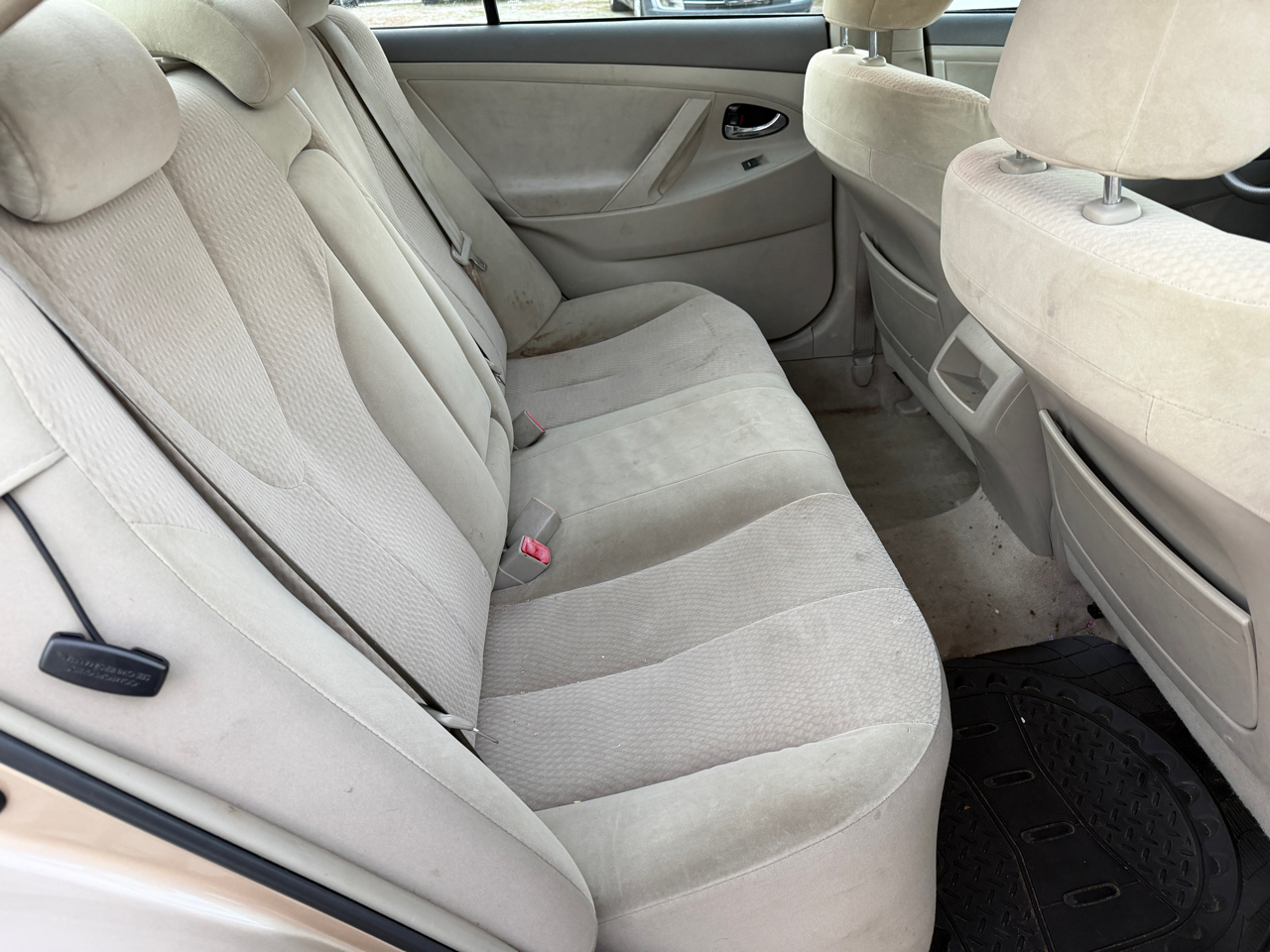 Toyota Camry SE 6-Spd MT 2010