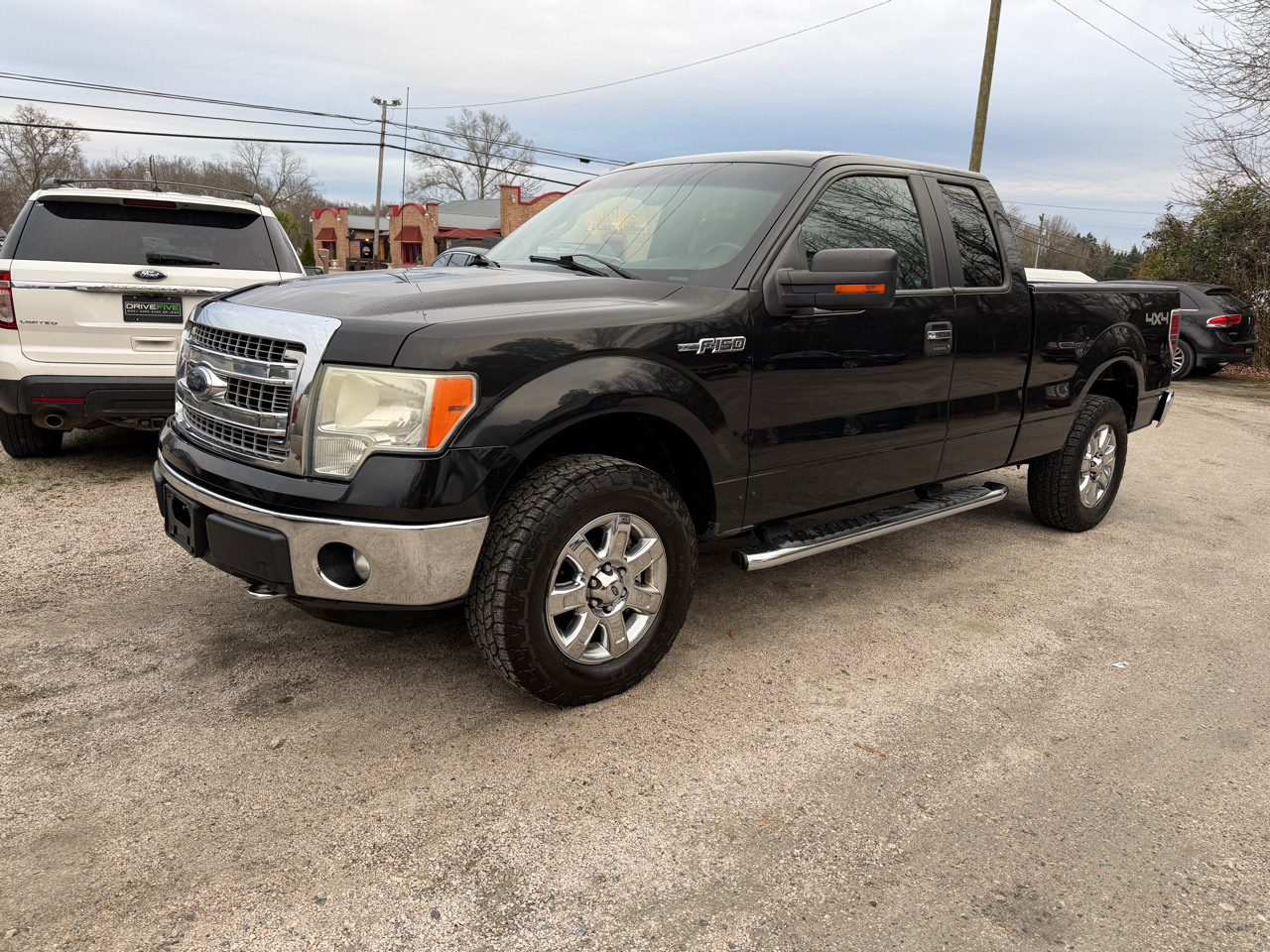 2014 Ford F-150 2WD SuperCab 145" XLT