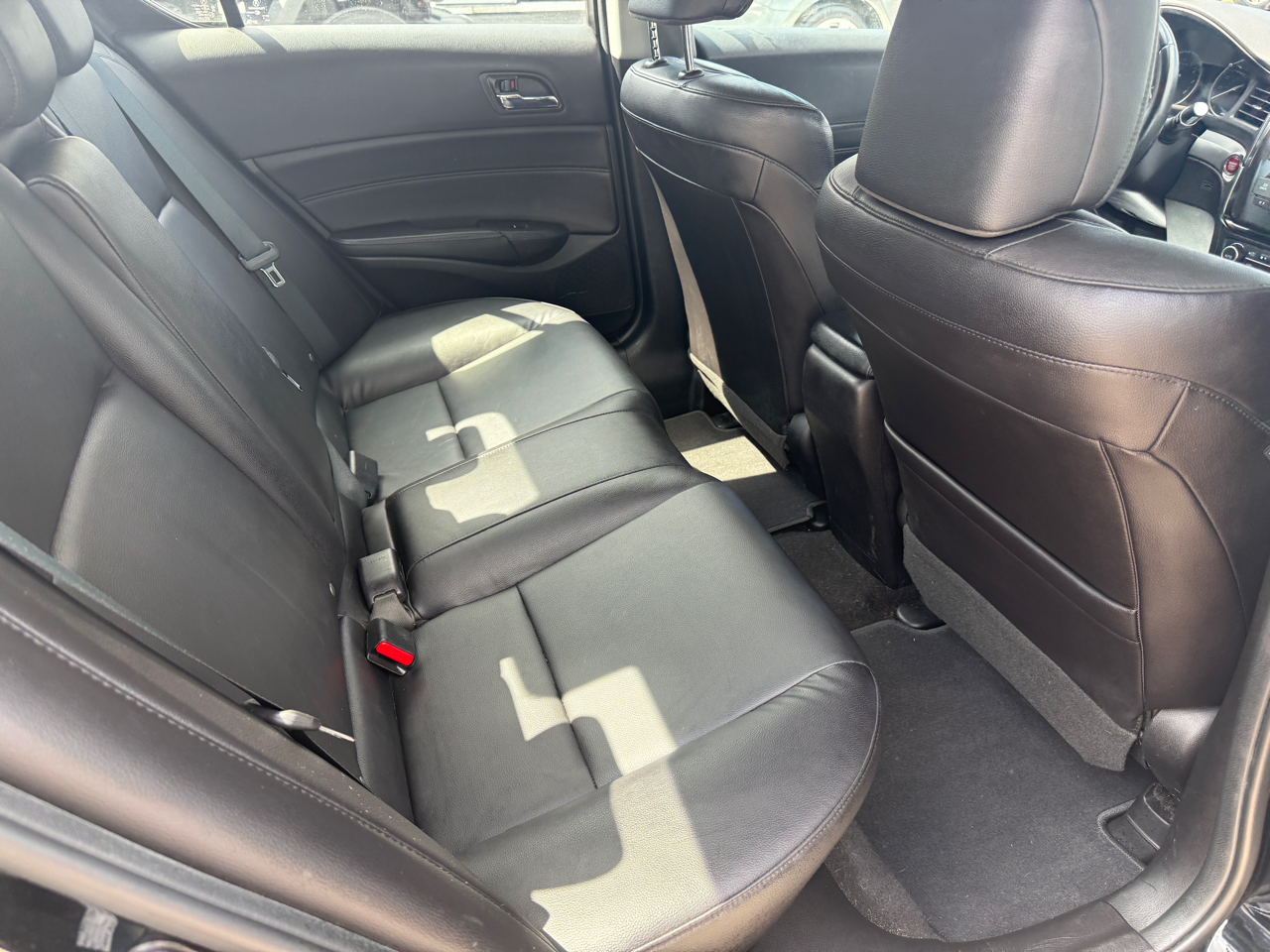 Acura ILX 8-Spd AT 2016