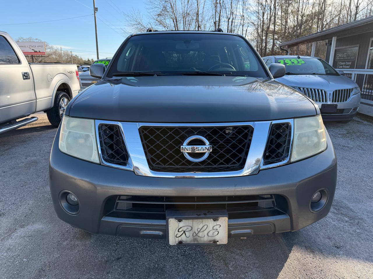 Nissan Pathfinder LE 2WD 2009