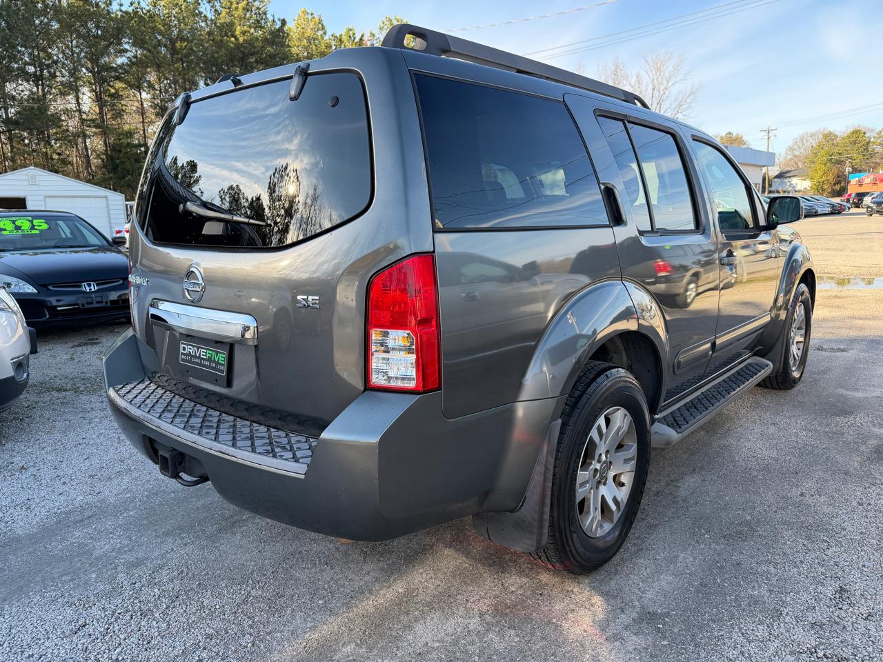 Nissan Pathfinder LE 2WD 2009