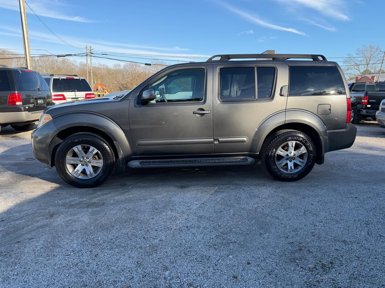 Nissan Pathfinder LE 2WD 2009