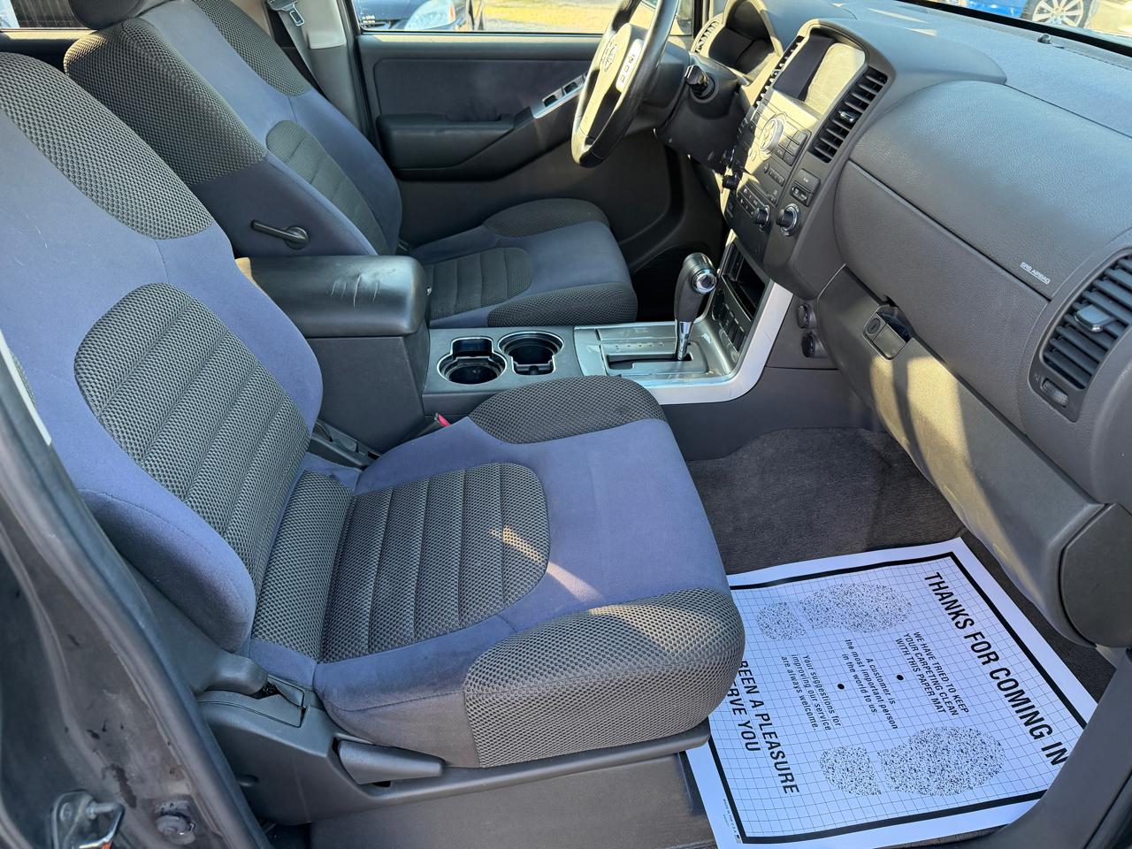 Nissan Pathfinder LE 2WD 2009