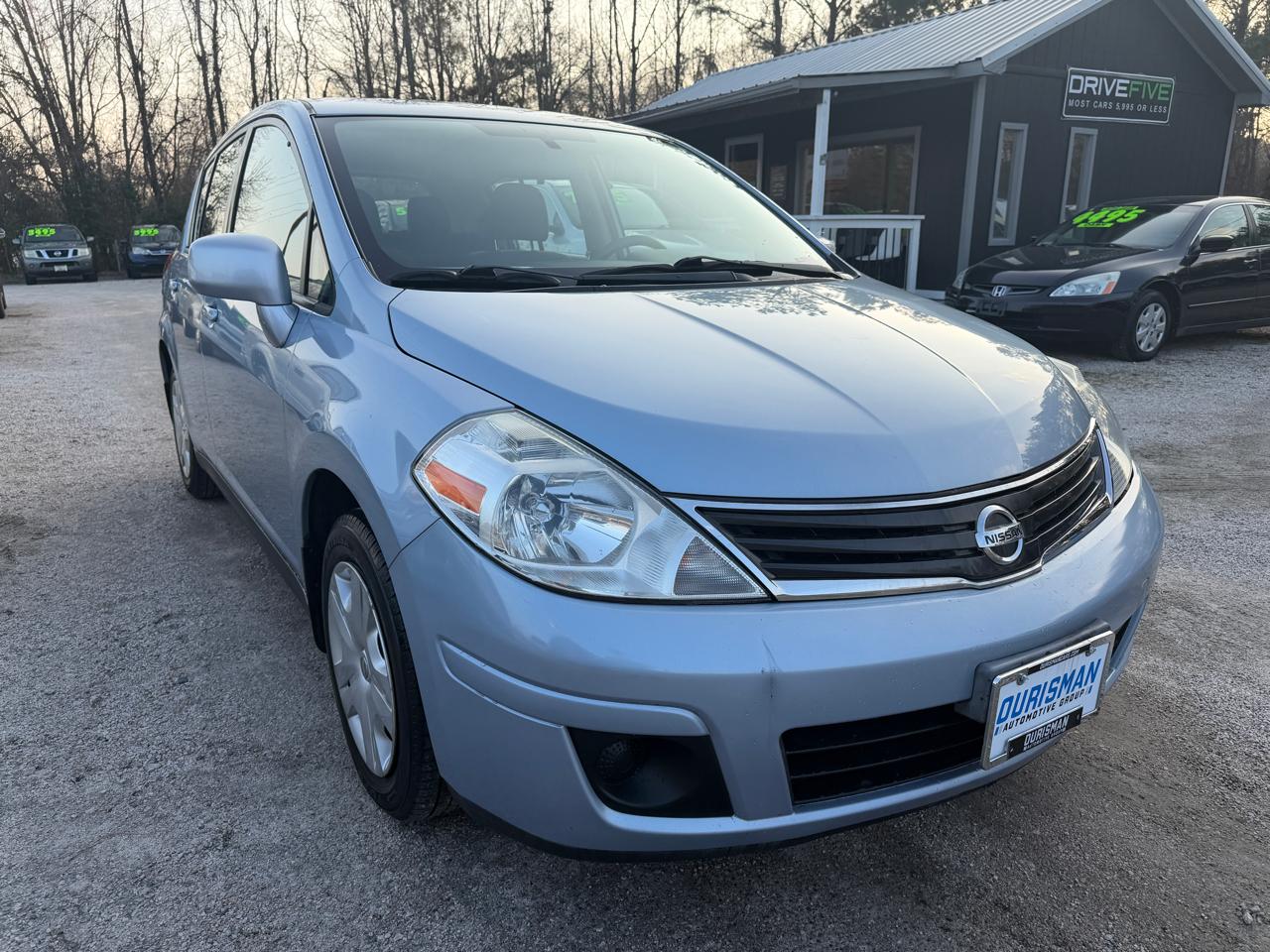 Nissan Versa 1.8 SL Hatchback 2011