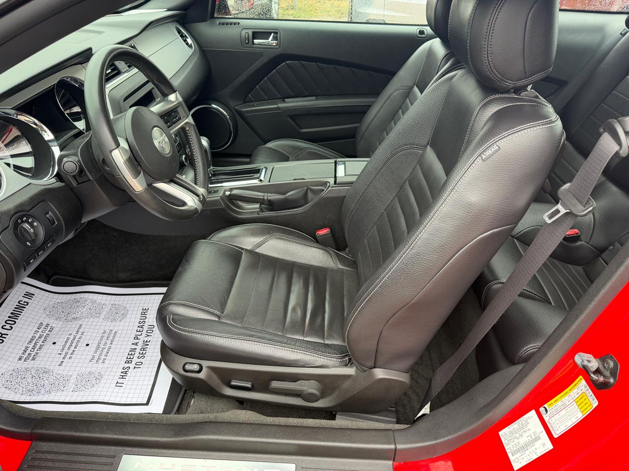 Ford Mustang V6 Coupe 2012