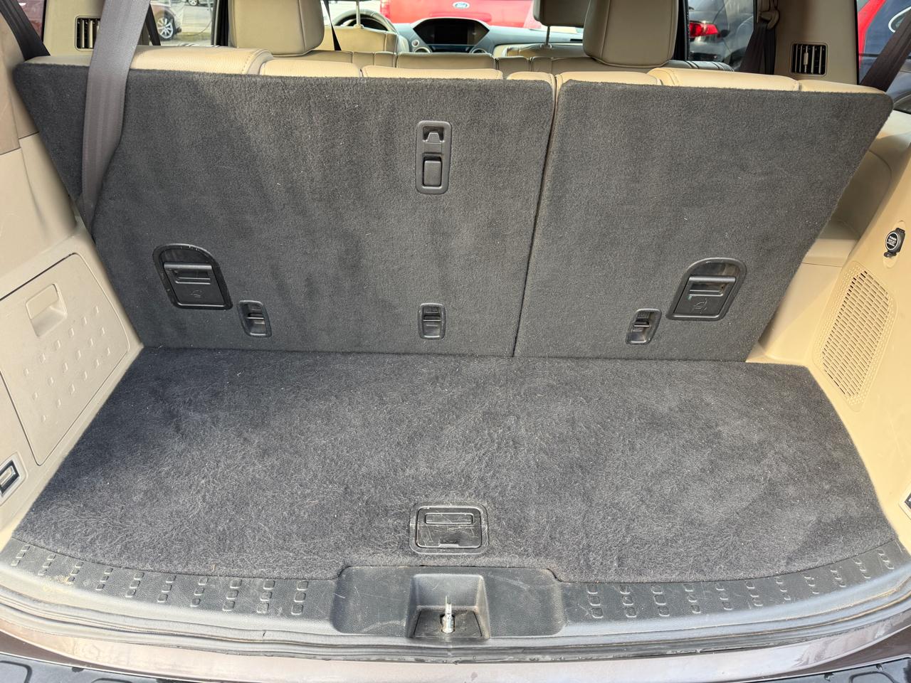 Honda Pilot Touring 4WD 5-Spd AT with DVD 2013