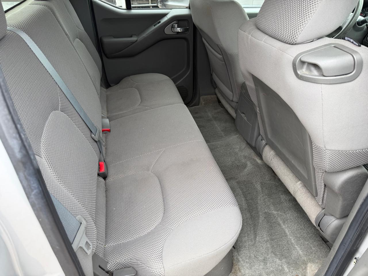 Nissan Frontier 2017.5 Crew Cab 4x4 SV V6 Auto 2012