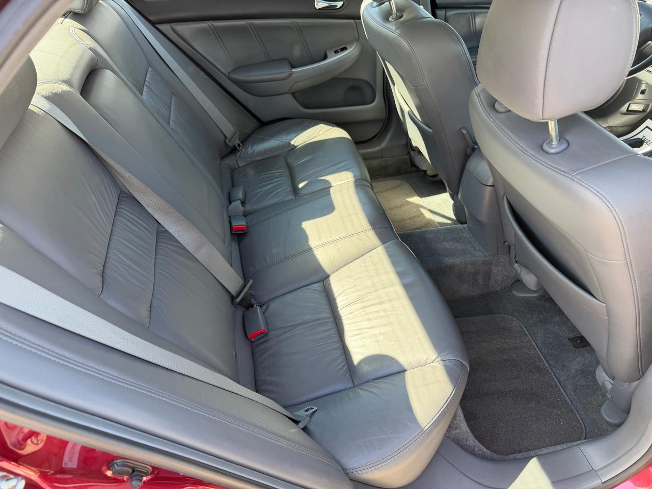 Honda Accord EX V-6 Sedan AT with Navigation System and XM Radi 2005