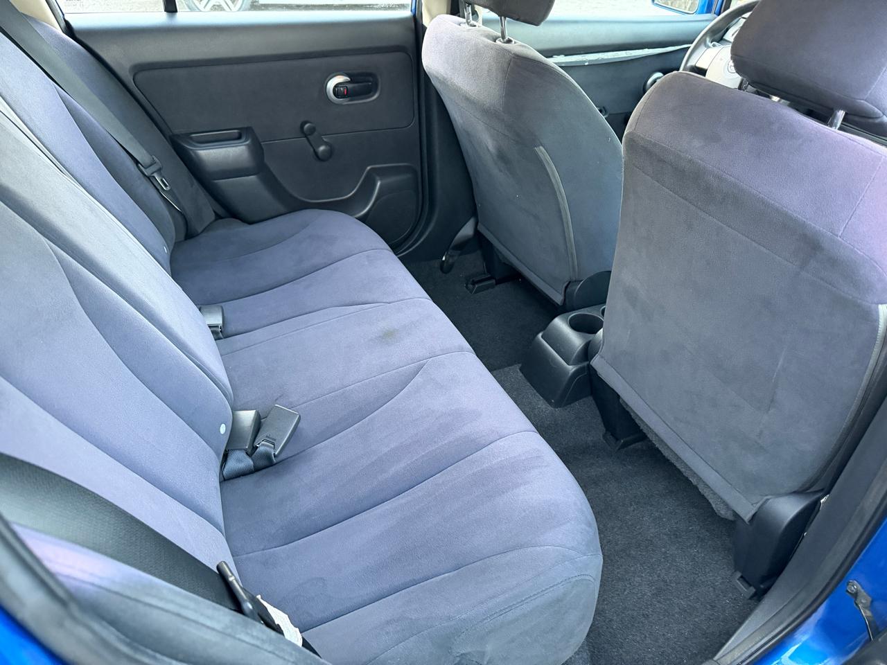 Nissan Versa 1.8 S 2007